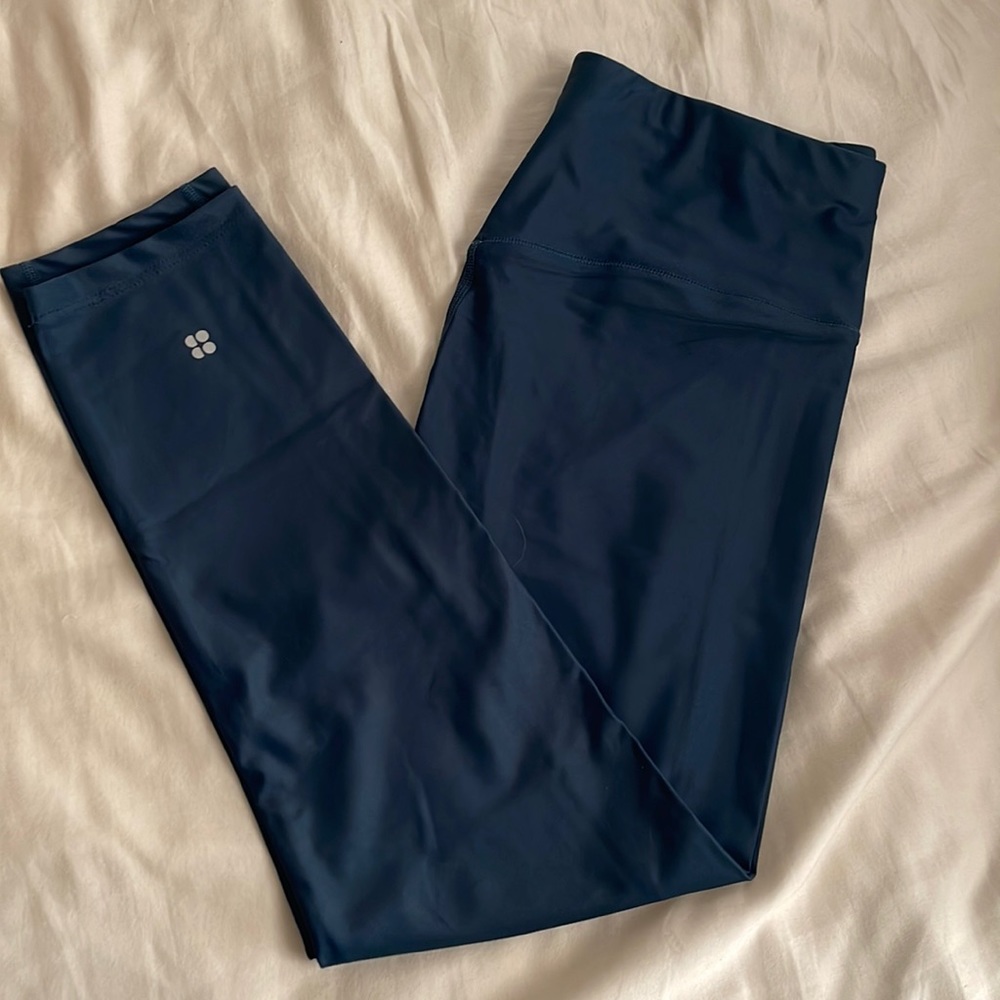 Sweaty Betty, super sculpt leggings in the 7/8 length.